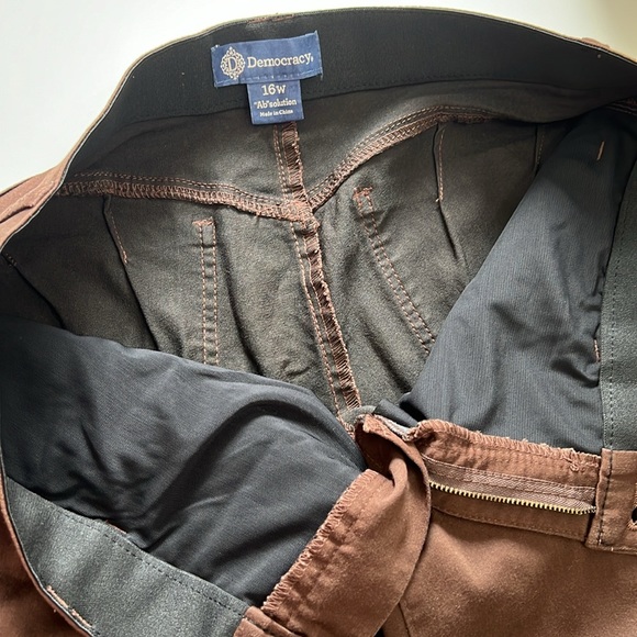 Democracy Plus Size Straight Leg Colored Jeans Chocolate Brown Size 16W - Picture 9 of 10